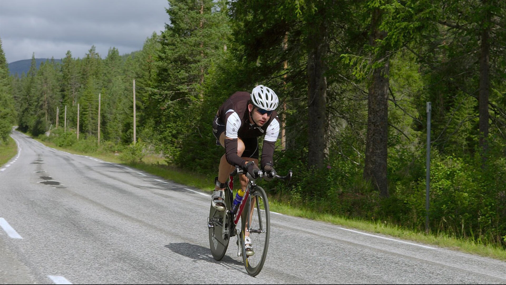 亚洲杯转会风云：热刺盯上锋线强援，纳达尔或成交易筹码